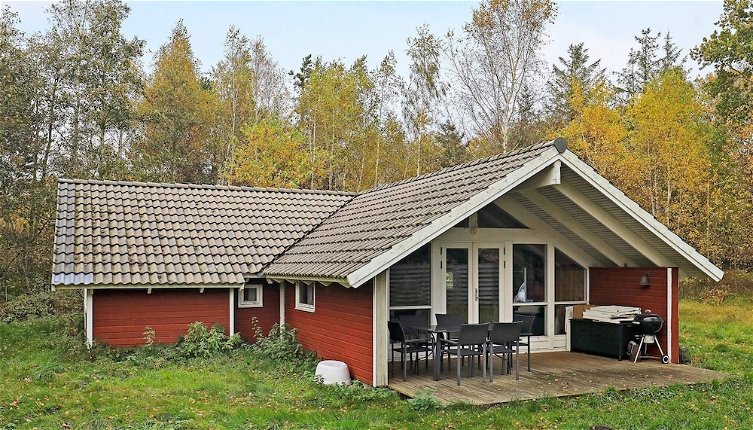 Photo 1 - 4 Person Holiday Home in Martofte