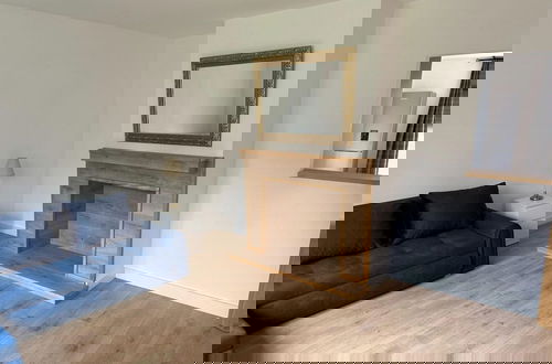 Photo 10 - 4 Bed Cottage in Surrey