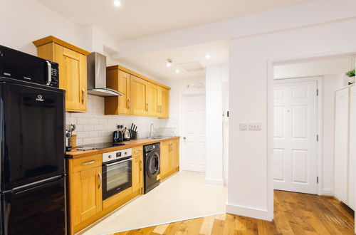 Photo 22 - 2 Bed Apartment Right on Trafalgar Square