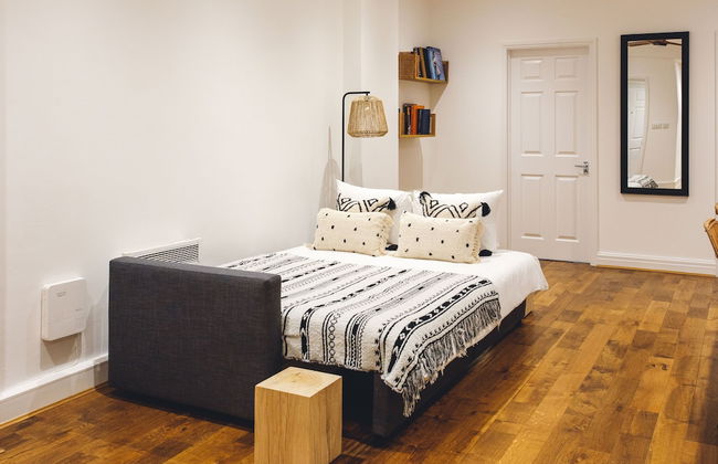 2 Bed Apartment Right on Trafalgar Square - Foto 35