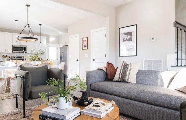 Stapleton & Mcgraw by Avantstay 2 Units! Sleeps 16! Spacious Home in Nashville! - Foto 5