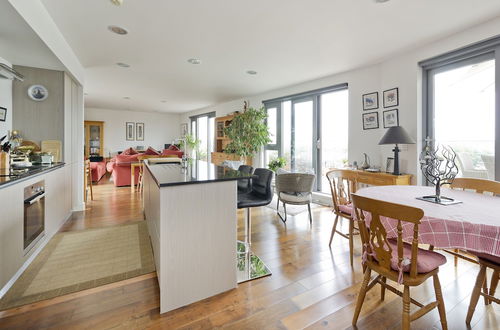 Photo 8 - Superb Apartment With Terrace Near the River in Putney by Underthedoormat