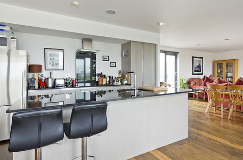 Foto 12 - Superb Apartment With Terrace Near the River in Putney by Underthedoormat