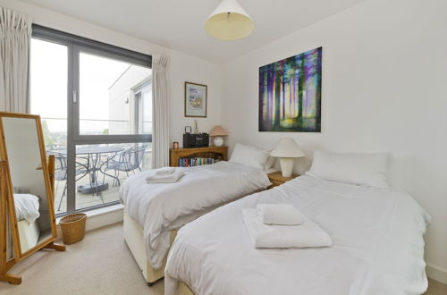 Photo 6 - Superb Apartment With Terrace Near the River in Putney by Underthedoormat
