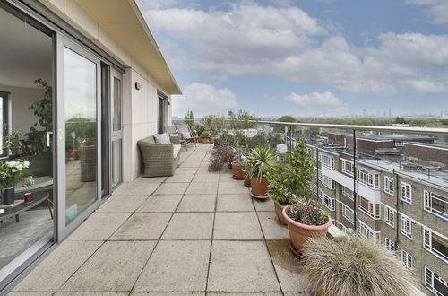 Foto 20 - Superb Apartment With Terrace Near the River in Putney by Underthedoormat