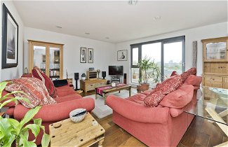Photo 1 - Superb Apartment With Terrace Near the River in Putney by Underthedoormat