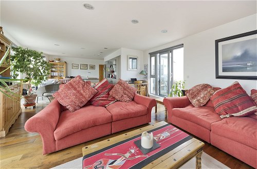 Foto 15 - Superb Apartment With Terrace Near the River in Putney by Underthedoormat