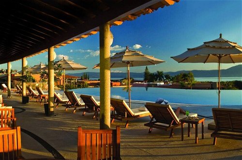 Photo 22 - Luxury Private Resort 2-br 2-wr Condo w Breath Taking Lake Views