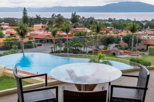 Photo 33 - Luxury Private Resort 2-br 2-wr Condo w Breath Taking Lake Views