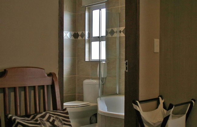"room in B&B - Room for 6 - Amarachi Guesthouse in Swakopmund Namibia Near Beach and Malls!" - Foto 10