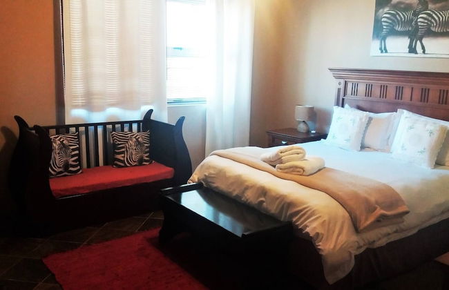 "room in B&B - Room for 6 - Amarachi Guesthouse in Swakopmund Namibia Near Beach and Malls!" - Foto 2