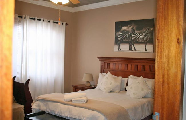 "room in B&B - Room for 6 - Amarachi Guesthouse in Swakopmund Namibia Near Beach and Malls!" - Foto 1