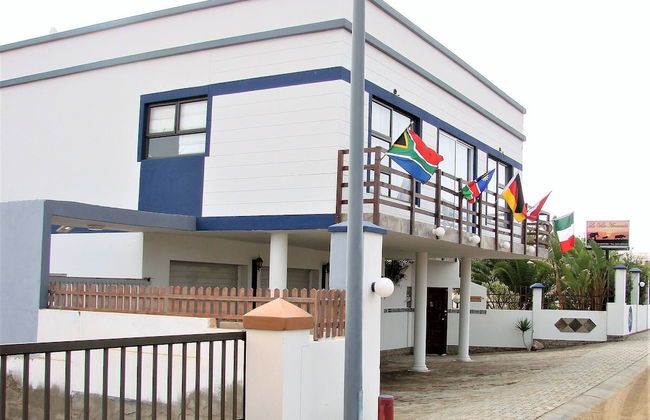 "room in B&B - Room for 6 - Amarachi Guesthouse in Swakopmund Namibia Near Beach and Malls!" - Foto 16