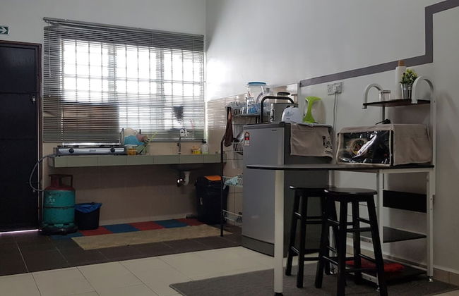 Fahaz Lumut Homestay - Foto 9