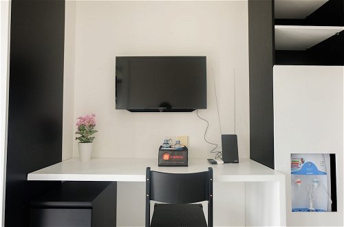 Foto 11 - Trendy Studio Room at Casa De Parco Apartment
