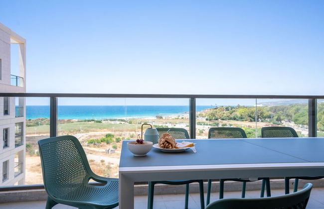 Stylish Seaside Escape with Balcony by Sea N' Rent - Foto 45