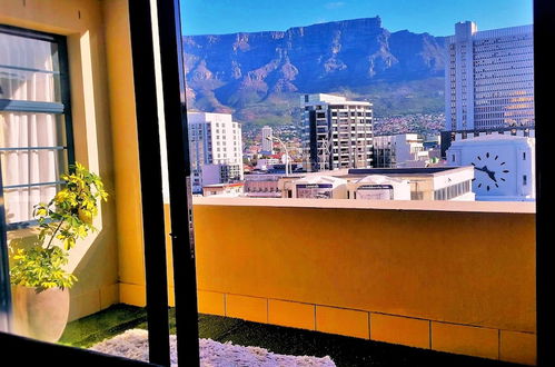 Photo 19 - Cape Town Apartment with balcony