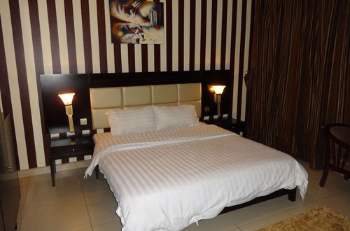 Photo 8 - Orans Suites 2