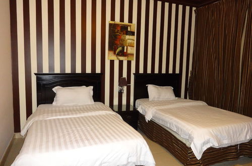 Photo 7 - Orans Suites 2