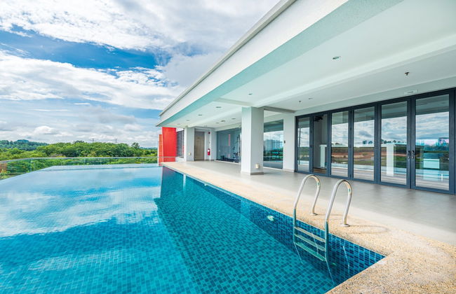 8500SF Rooftop Pool & Gym at Cyberjaya - Foto 1
