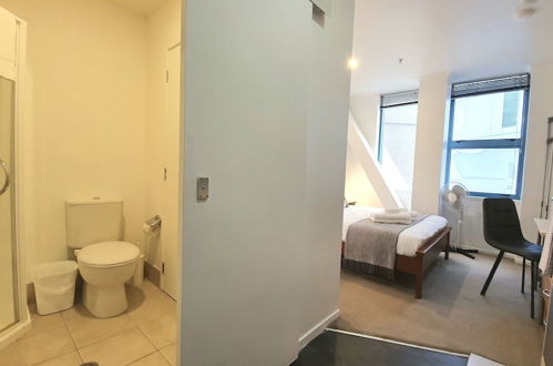 Foto 8 - Private & Compact CBD Studio - Free Wifi