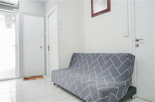 Photo 11 - Nice And Cozy Living 2Br At Green Pramuka City Apartment