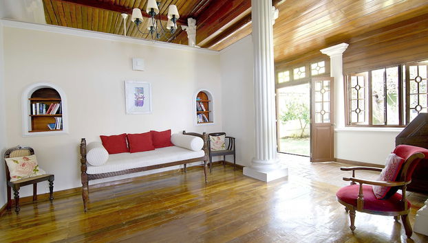 Coin salon dans le hall