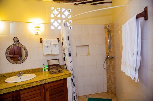 Foto 8 - Charming 1-bed Cottage in Diani Beach 10min to bea
