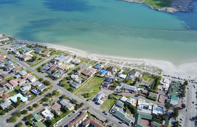 Langebaan Kite Cottages - Photo 1