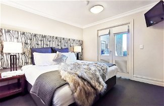 Photo 2 - The Beacon - 2 Bedroom Luxe Apartment