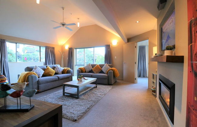 Large Distinctive AND Spacious Family Home - Foto 1
