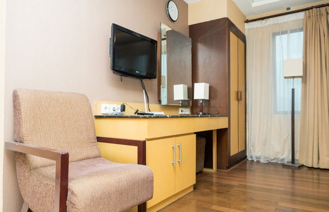 Spacious Studio Room at Grand Setiabudi Apartment - Foto 16