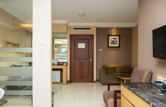 Spacious Studio Room at Grand Setiabudi Apartment - Foto 38