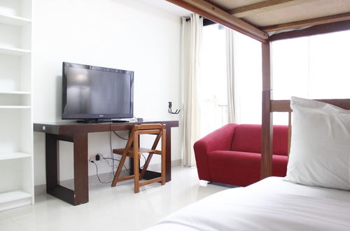 Photo 4 - Compact Studio Room at Beverly Dago Apartment near ITB