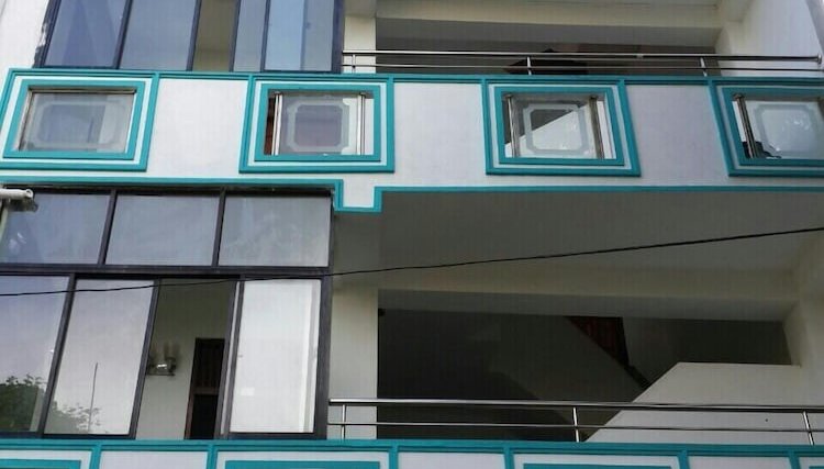 Photo 1 - Colombo Apartments - Harmers Avenue