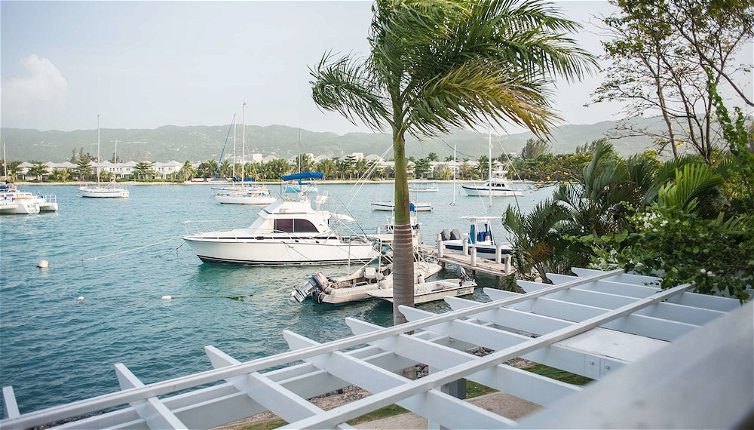 Photo 1 - Seawind On the Bay - Apartments