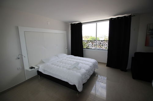 Photo 8 - Rich Royal Suites