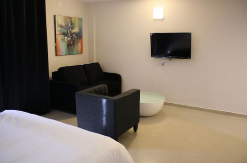 Photo 5 - Rich Royal Suites