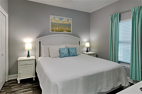 Foto 13 - Crystal Shores by Southern Vacation Rentals