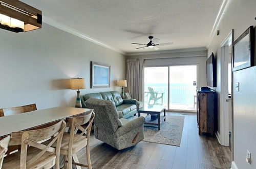 Foto 26 - Crystal Shores by Southern Vacation Rentals