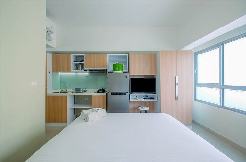 Photo 2 - Functional and Minimalist Studio Apartment at Springlake Summarecon