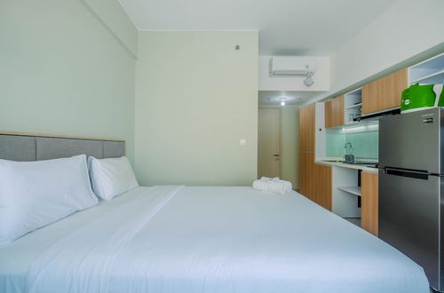 Foto 3 - Functional and Minimalist Studio Apartment at Springlake Summarecon