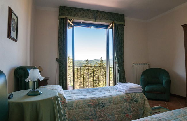 Wonderful Villa With Private Pool in the Heart of Tuscany - Photo 4