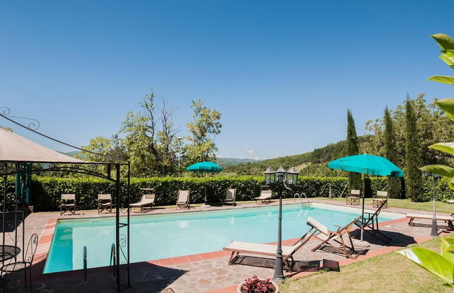Wonderful Villa With Private Pool in the Heart of Tuscany - Photo 16
