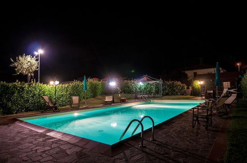 Foto 10 - Wonderful Villa With Private Pool in the Heart of Tuscany