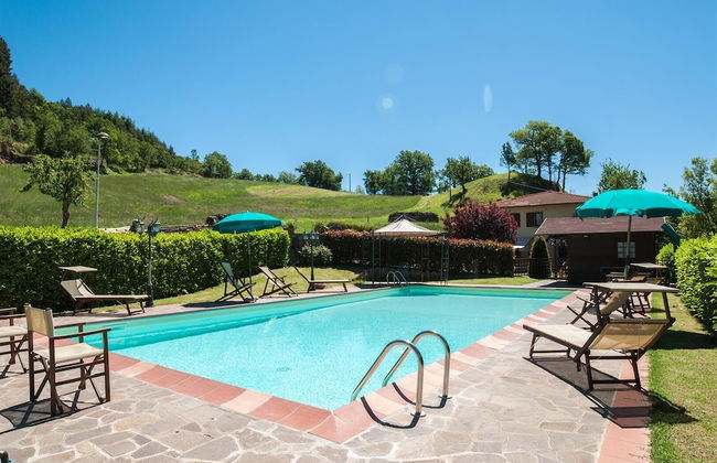 Wonderful Villa With Private Pool in the Heart of Tuscany - Photo 12