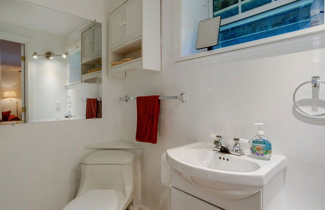 Lovely LacBrome 3 Bdrm Lakefront Cottage - Foto 13
