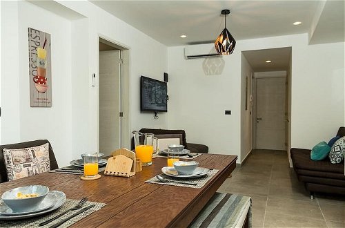Photo 10 - Classy 2 Br Apartment Fully Equipped, Up To 5 People, at Aldea Zama