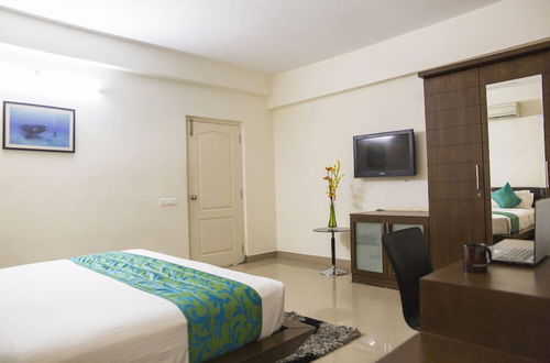 Photo 2 - SKYLA Serviced Apartments Banjara Hills