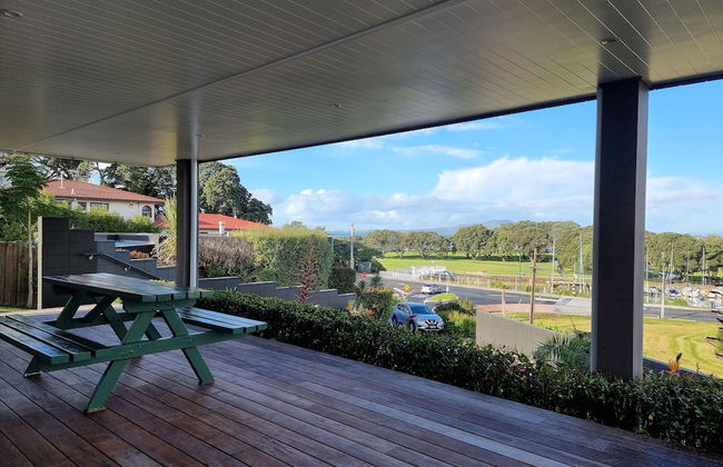 Fabulous Milford 1BR With Views & SkyTV - Photo 11